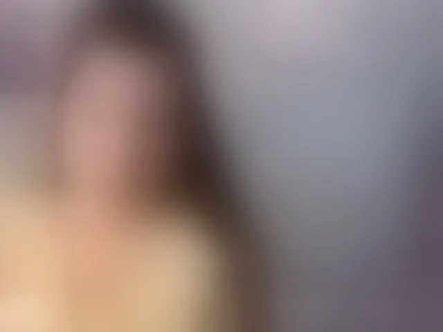 Live sex webcam photo for MIAREYS #293522174