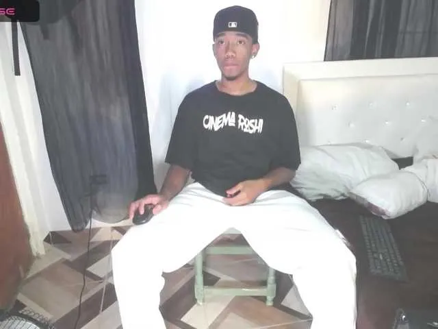 Live sex webcam photo for MIKEL-WILLIAMS #276521765