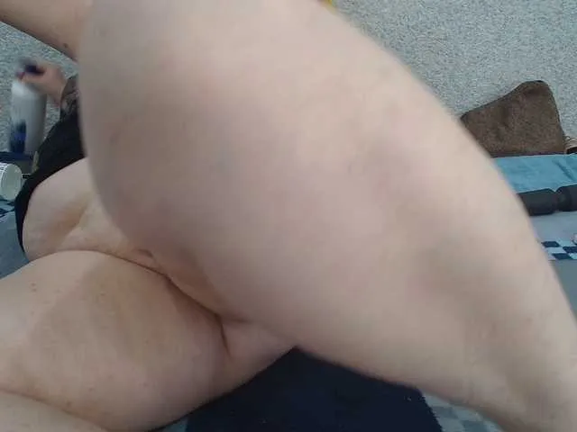 Live sex webcam photo for MILAax #291337920