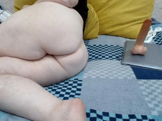 Live sex webcam photo for MILAax #291930351