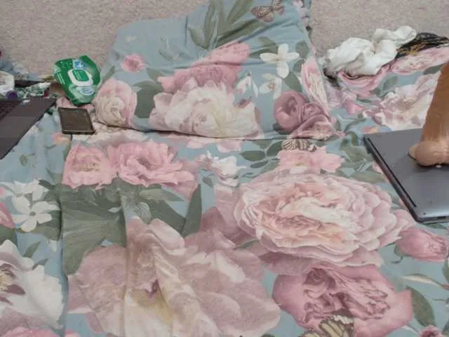 Live sex webcam photo for MILAax #292400357