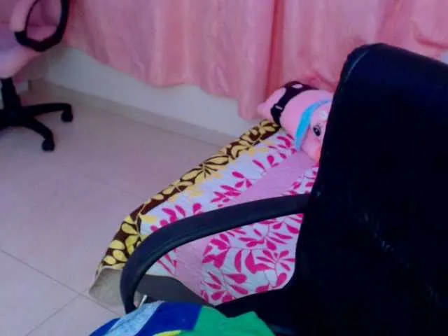 Live sex webcam photo for MILF-KAROL #273985821