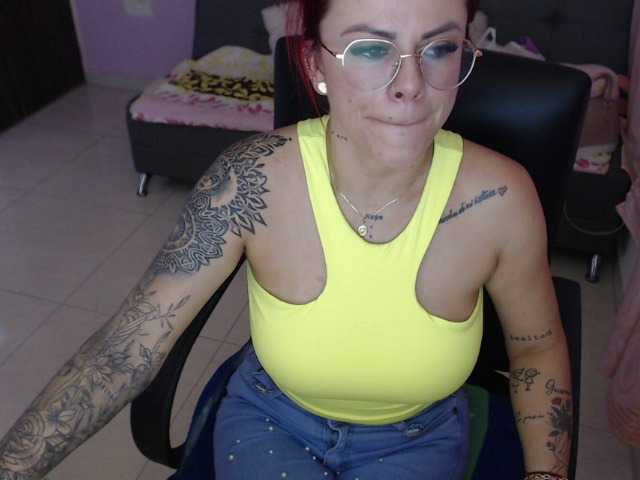 Live sex webcam photo for MILF-KAROL #275621132