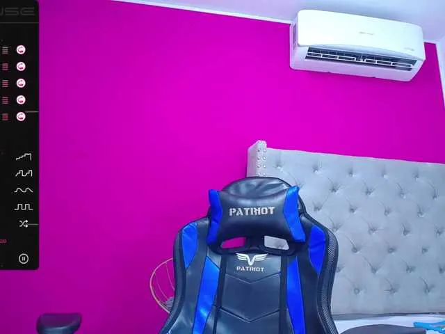Live sex webcam photo for MILLIIECAT #273156988