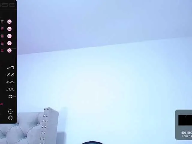 Live sex webcam photo for MILLIIECAT #274499755