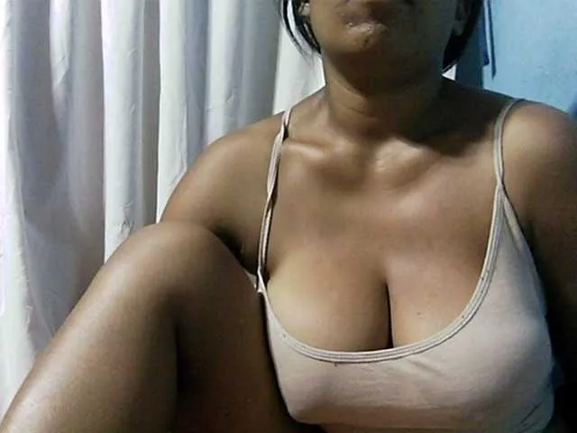Live sex webcam photo for MIRANDAW #272453421