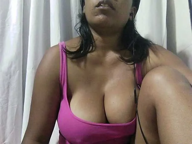 Live sex webcam photo for MIRANDAW #272665682