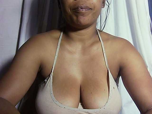 Live sex webcam photo for MIRANDAW #274741685