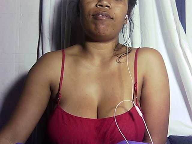 Live sex webcam photo for MIRANDAW #274850552