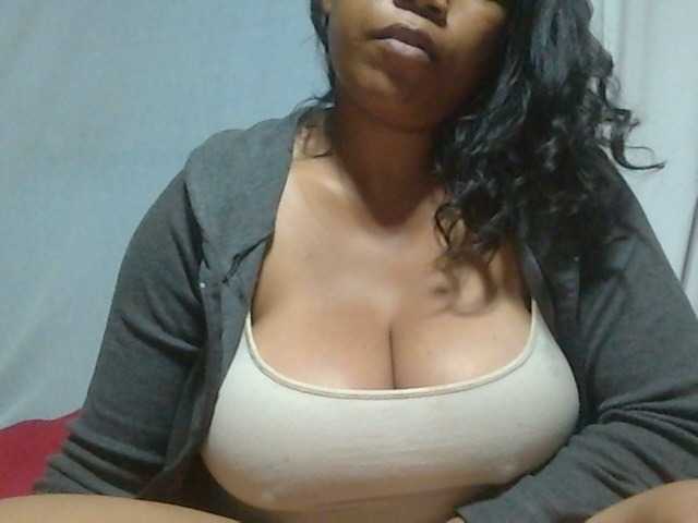 Live sex webcam photo for MIRANDAW #275446116