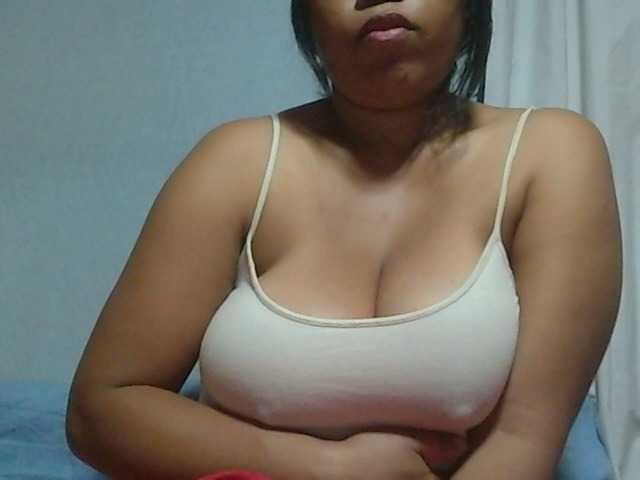 Live sex webcam photo for MIRANDAW #275515661