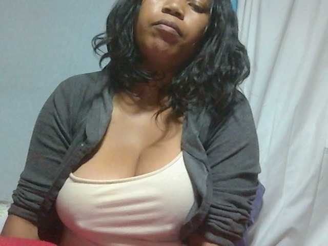 Live sex webcam photo for MIRANDAW #275522488