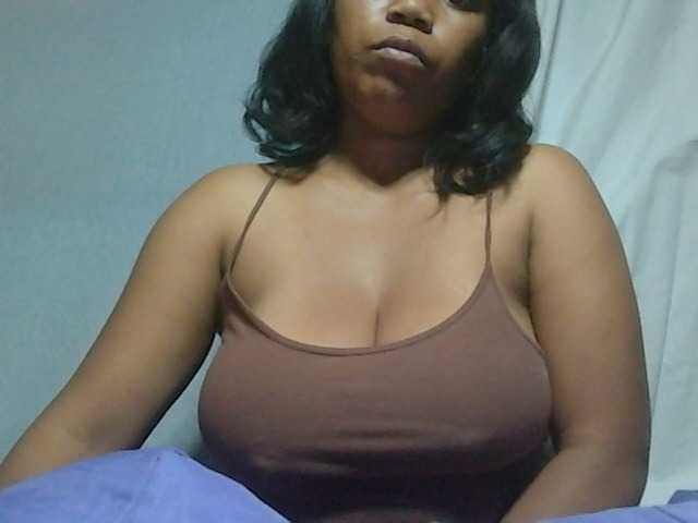 Live sex webcam photo for MIRANDAW #275528907