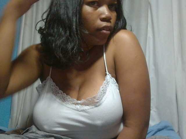 Live sex webcam photo for MIRANDAW #275553896