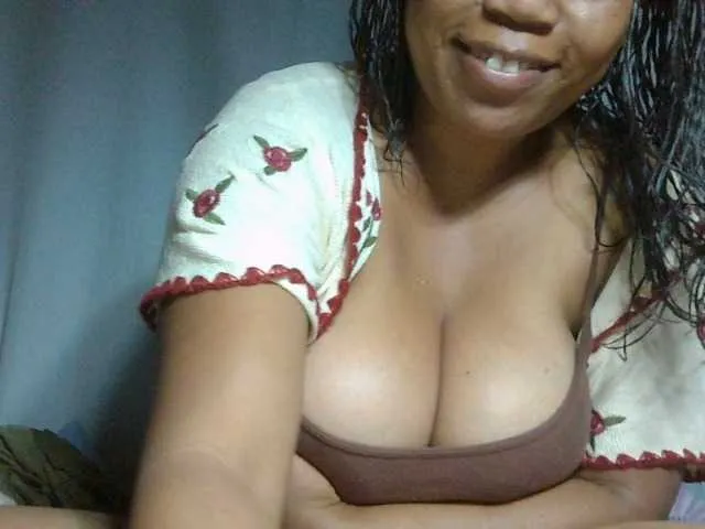 Live sex webcam photo for MIRANDAW #276330520
