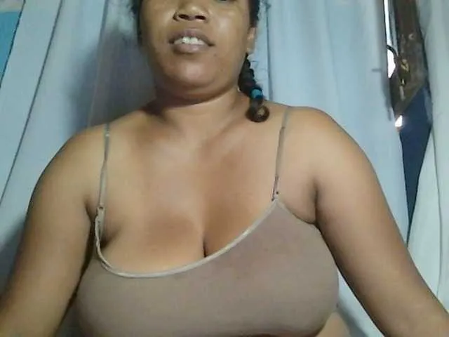 Live sex webcam photo for MIRANDAW #276695522