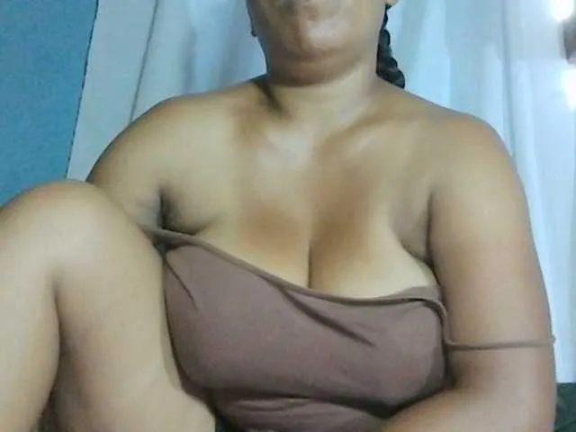 Live sex webcam photo for MIRANDAW #276947152