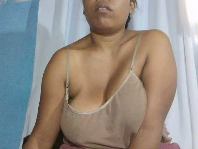 Live sex webcam photo for MIRANDAW #277364457