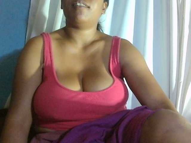 Live sex webcam photo for MIRANDAW #277684767