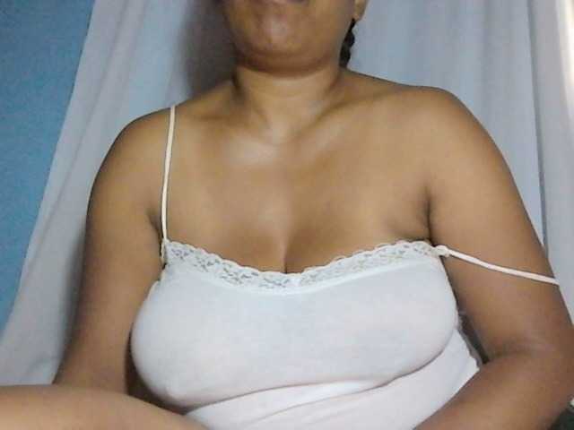 Live sex webcam photo for MIRANDAW #277729279