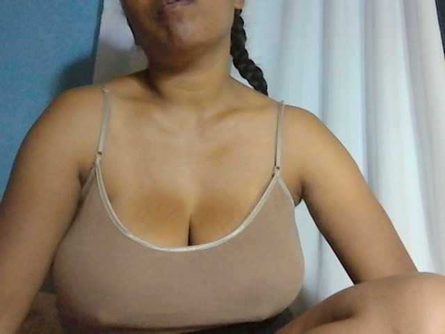 Live sex webcam photo for MIRANDAW #277938147