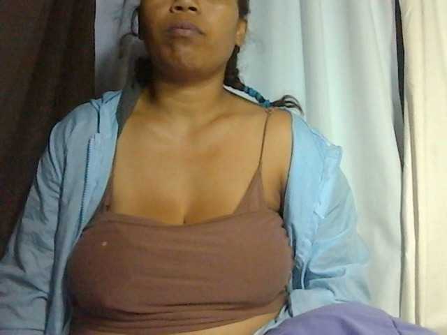 Live sex webcam photo for MIRANDAW #277983961