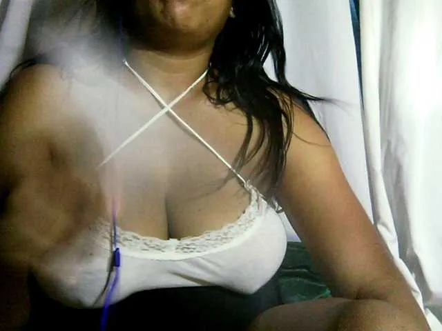 Live sex webcam photo for MIRANDAW #290943346