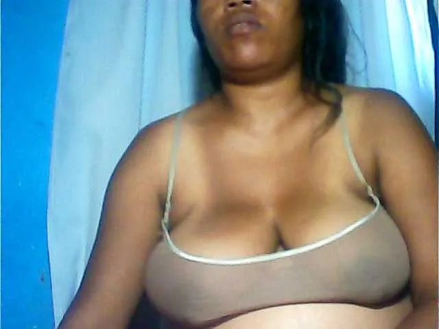 Live sex webcam photo for MIRANDAW #293453818