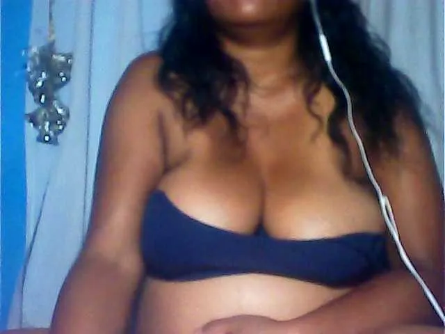 Live sex webcam photo for MIRANDAW #293506368