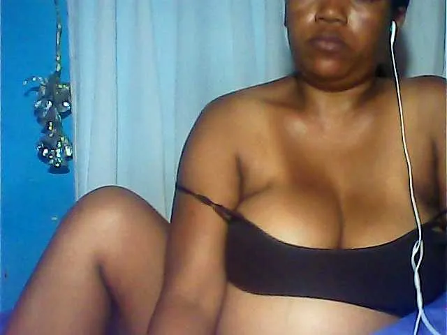 Live sex webcam photo for MIRANDAW #293520594