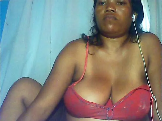 Live sex webcam photo for MIRANDAW #293529499