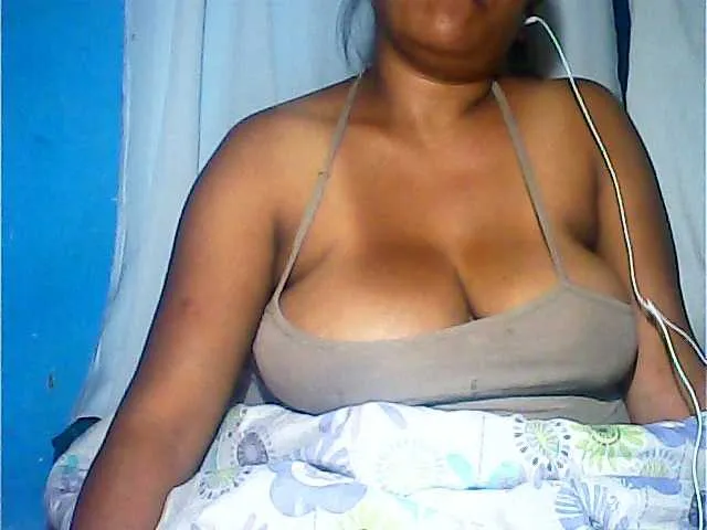 Live sex webcam photo for MIRANDAW #293613625