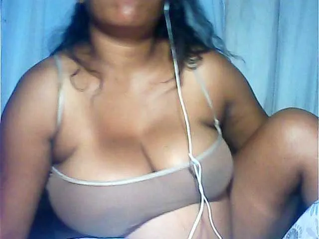 Live sex webcam photo for MIRANDAW #293636162