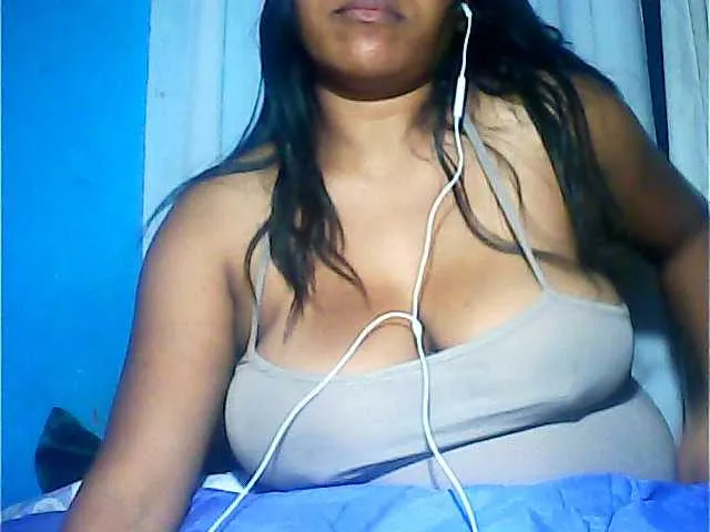 Live sex webcam photo for MIRANDAW #293780373
