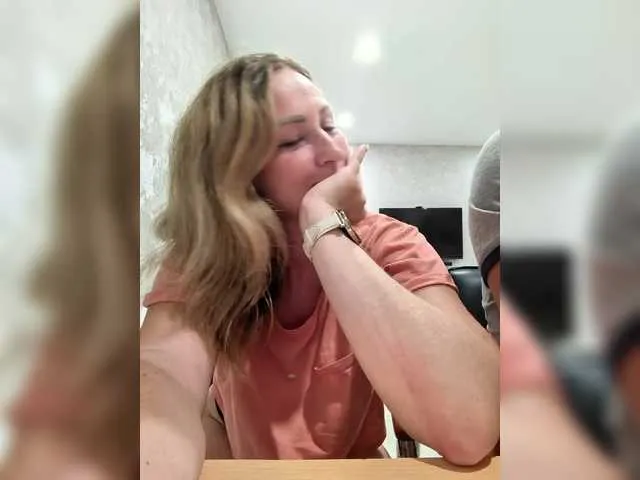 Live sex webcam photo for MOLLY-7 #291420466