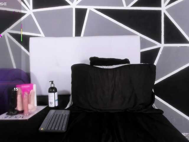 Live sex webcam photo for MONICA-ANDRADE #290876099