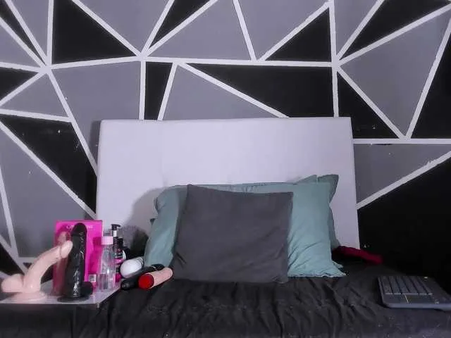 Live sex webcam photo for MONICA-ANDRADE #291090446