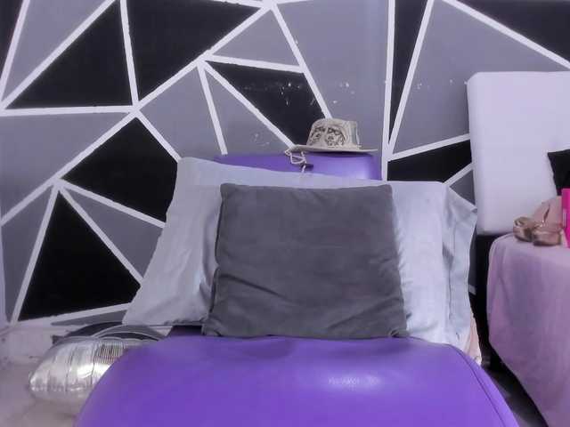 Live sex webcam photo for MONICA-ANDRADE #291231238