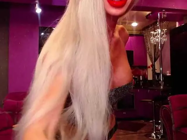 Live sex webcam photo for Maaarrrgggooo #271750809