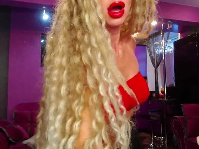 Live sex webcam photo for Maaarrrgggooo #273802666