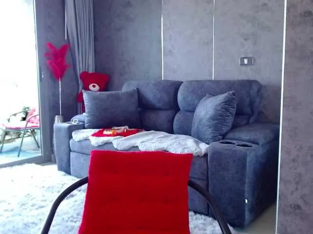 Live sex webcam photo for Maaarrrgggooo #276849483