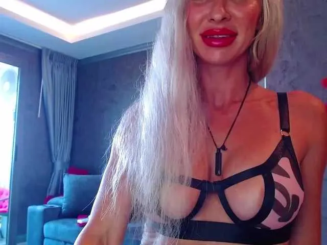 Live sex webcam photo for Maaarrrgggooo #277069214