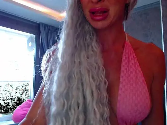 Live sex webcam photo for Maaarrrgggooo #277205574