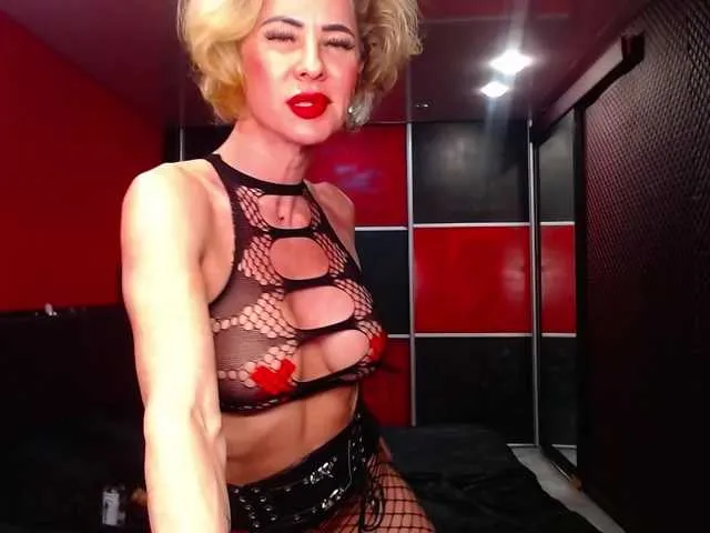 Live sex webcam photo for Maaarrrgggooo #292416110