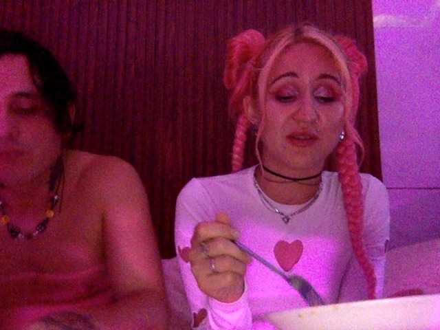 Live sex webcam photo for Maaximilliaan #276045586