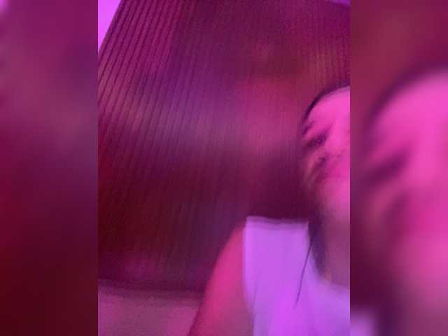 Live sex webcam photo for Maaximilliaan #276096771