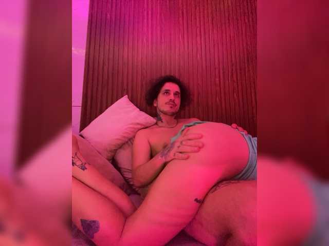 Live sex webcam photo for Maaximilliaan #276147148