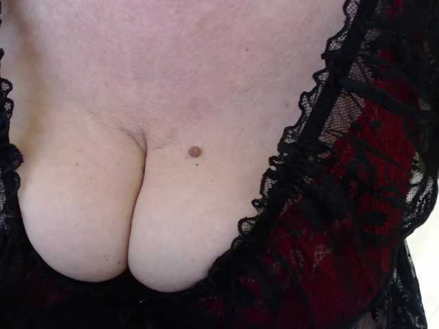 Live sex webcam photo for MadamSG #271898502