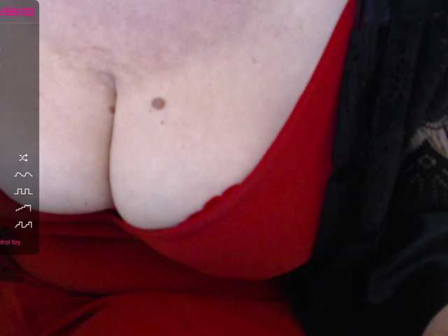 Live sex webcam photo for MadamSG #271996235