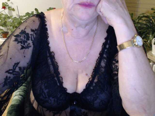 Live sex webcam photo for MadamSG #276845841